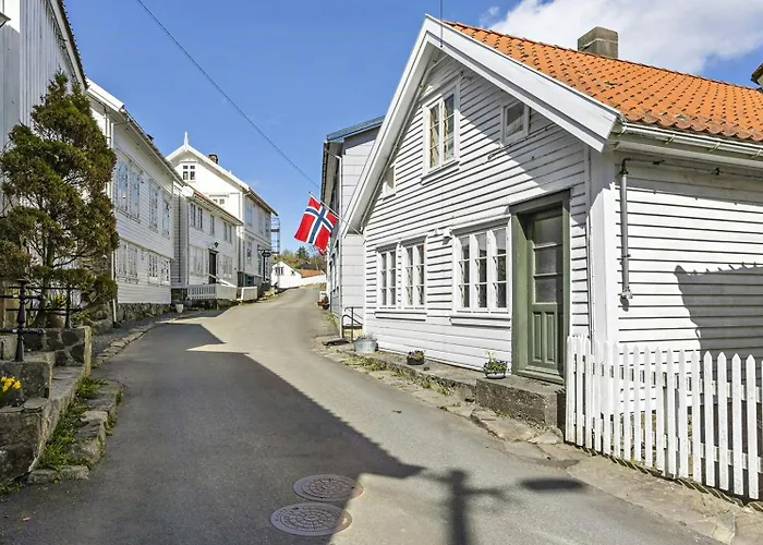 Traditional House With Personal Decor Ferienhaus Hauge (Sokndal)
